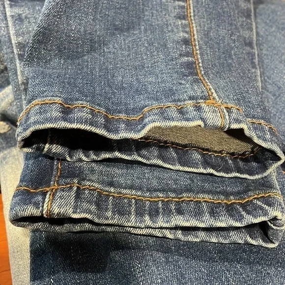 seductions FD Jeans with Studs & Skull Studs Distressed Women's/Junior's Size 3 - Picture 10 of 10